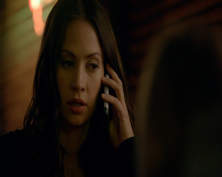 VampireDiaries-dot-nl_VampireDiaries-8x06DetouredOnSomeRandomBackwoodsPathToHell0032.jpg