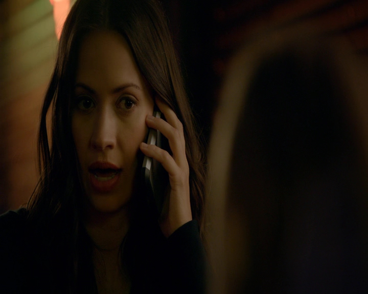 VampireDiaries-dot-nl_VampireDiaries-8x06DetouredOnSomeRandomBackwoodsPathToHell0044.jpg