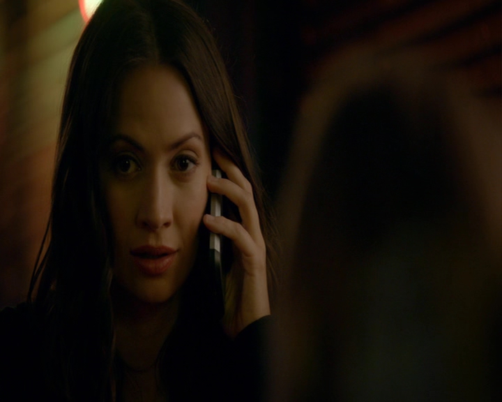 VampireDiaries-dot-nl_VampireDiaries-8x06DetouredOnSomeRandomBackwoodsPathToHell0048.jpg