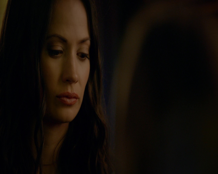 VampireDiaries-dot-nl_VampireDiaries-8x06DetouredOnSomeRandomBackwoodsPathToHell0104.jpg