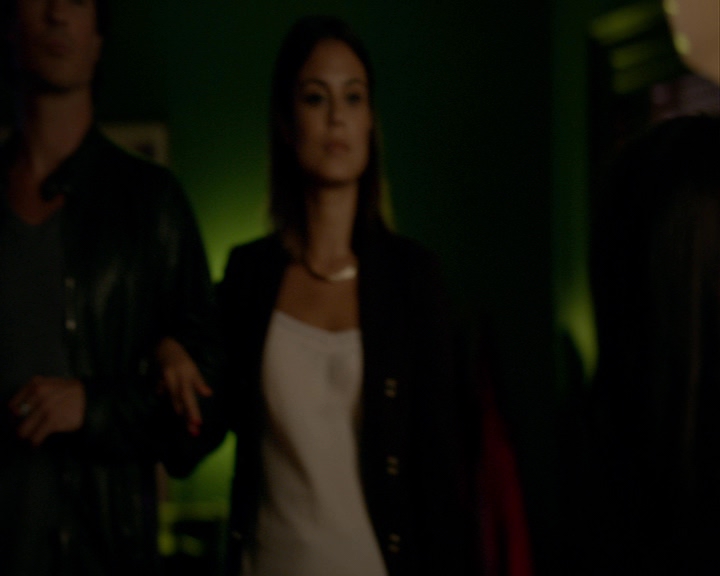 VampireDiaries-dot-nl_VampireDiaries-8x06DetouredOnSomeRandomBackwoodsPathToHell0110.jpg