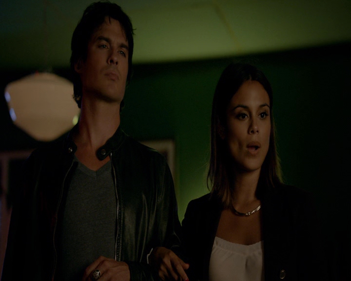 VampireDiaries-dot-nl_VampireDiaries-8x06DetouredOnSomeRandomBackwoodsPathToHell0113.jpg