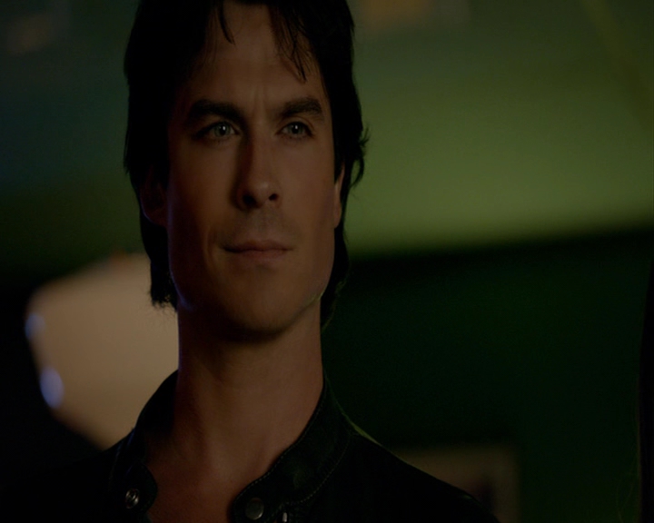 VampireDiaries-dot-nl_VampireDiaries-8x06DetouredOnSomeRandomBackwoodsPathToHell0122.jpg