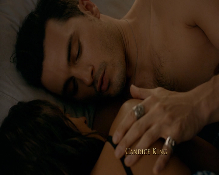 VampireDiaries-dot-nl_VampireDiaries-8x06DetouredOnSomeRandomBackwoodsPathToHell0139.jpg