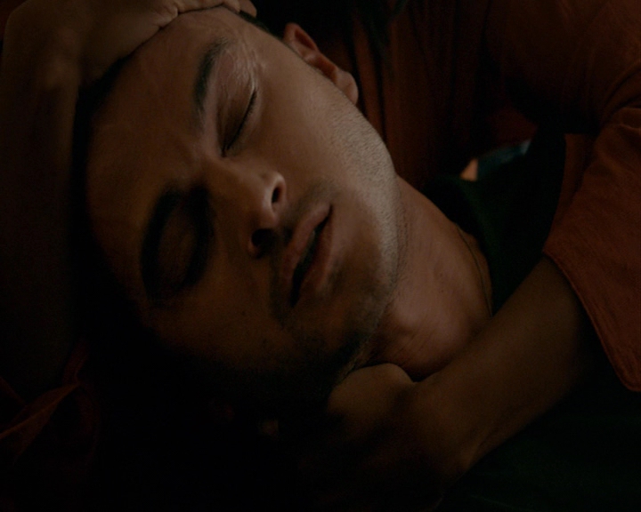 VampireDiaries-dot-nl_VampireDiaries-8x06DetouredOnSomeRandomBackwoodsPathToHell0203.jpg