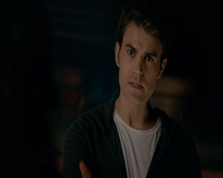 VampireDiaries-dot-nl_VampireDiaries-8x06DetouredOnSomeRandomBackwoodsPathToHell0442.jpg