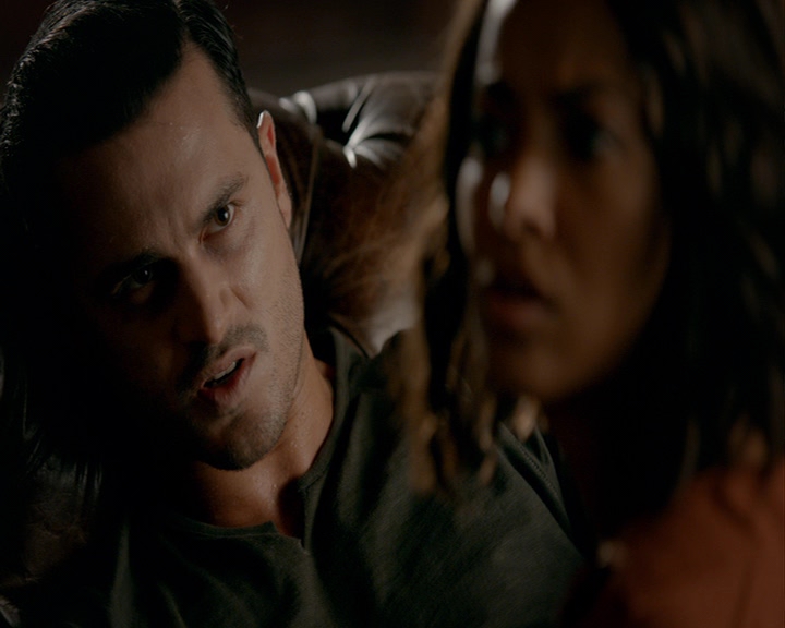 VampireDiaries-dot-nl_VampireDiaries-8x06DetouredOnSomeRandomBackwoodsPathToHell0446.jpg