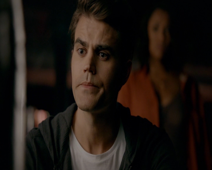 VampireDiaries-dot-nl_VampireDiaries-8x06DetouredOnSomeRandomBackwoodsPathToHell0463.jpg