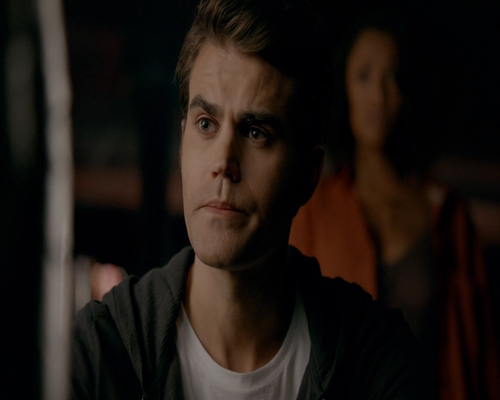 VampireDiaries-dot-nl_VampireDiaries-8x06DetouredOnSomeRandomBackwoodsPathToHell0464.jpg