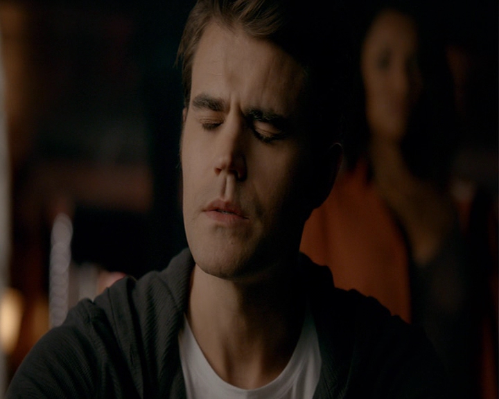 VampireDiaries-dot-nl_VampireDiaries-8x06DetouredOnSomeRandomBackwoodsPathToHell0467.jpg