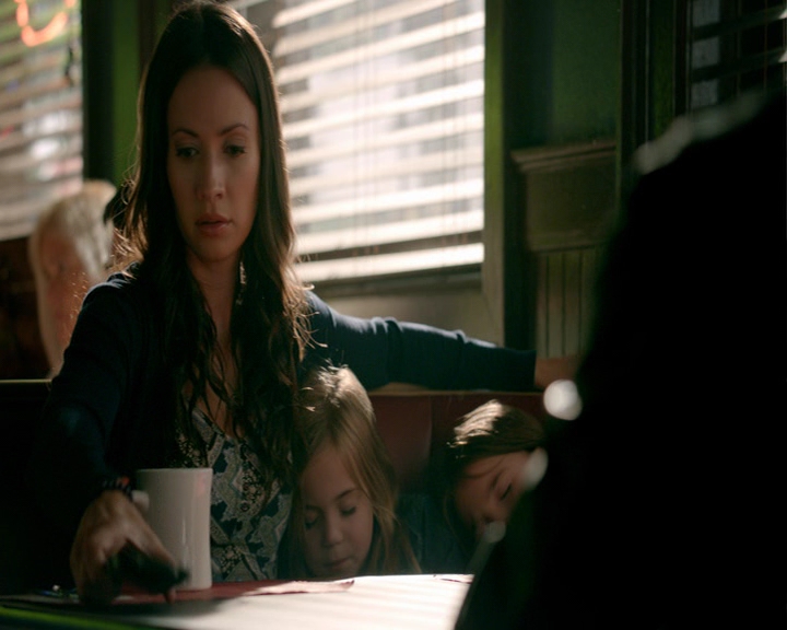 VampireDiaries-dot-nl_VampireDiaries-8x06DetouredOnSomeRandomBackwoodsPathToHell0568.jpg