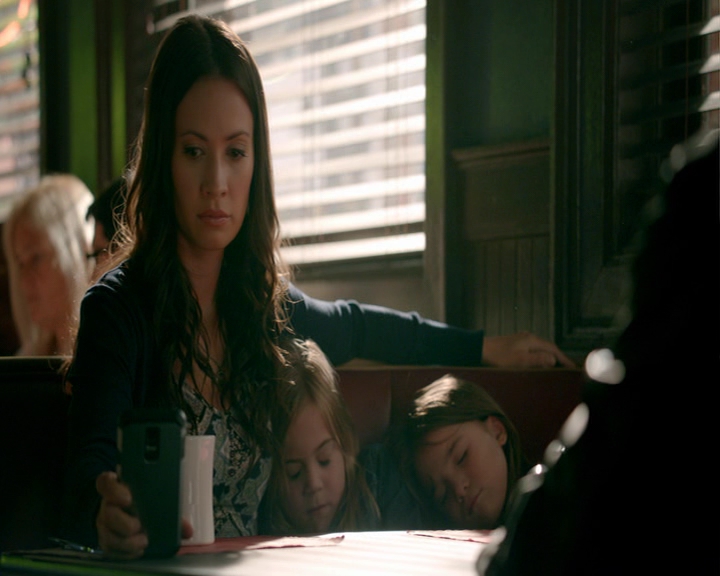 VampireDiaries-dot-nl_VampireDiaries-8x06DetouredOnSomeRandomBackwoodsPathToHell0576.jpg