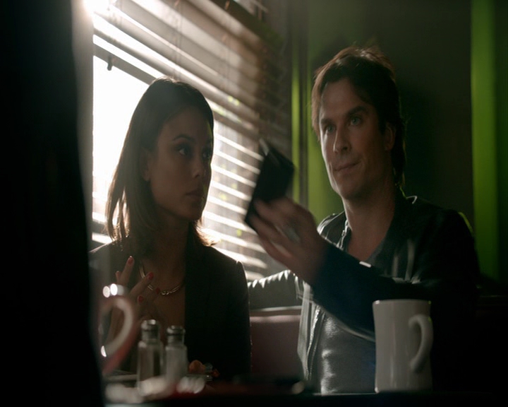 VampireDiaries-dot-nl_VampireDiaries-8x06DetouredOnSomeRandomBackwoodsPathToHell0579.jpg