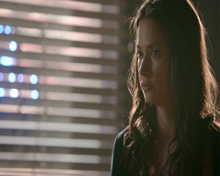 VampireDiaries-dot-nl_VampireDiaries-8x06DetouredOnSomeRandomBackwoodsPathToHell0598.jpg