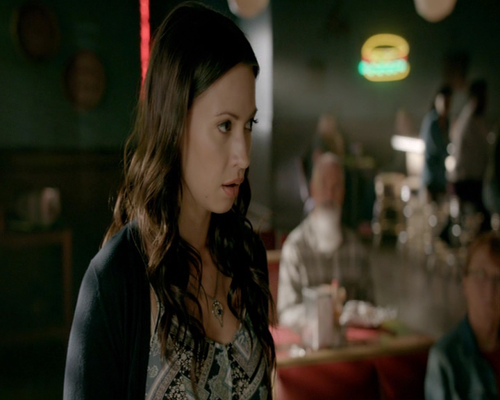 VampireDiaries-dot-nl_VampireDiaries-8x06DetouredOnSomeRandomBackwoodsPathToHell0602.jpg