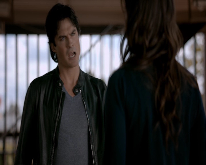 VampireDiaries-dot-nl_VampireDiaries-8x06DetouredOnSomeRandomBackwoodsPathToHell0844.jpg