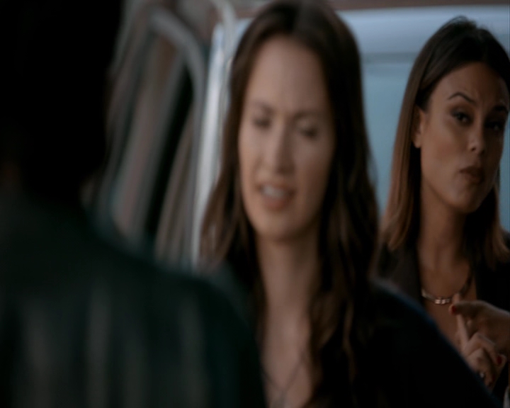 VampireDiaries-dot-nl_VampireDiaries-8x06DetouredOnSomeRandomBackwoodsPathToHell0869.jpg