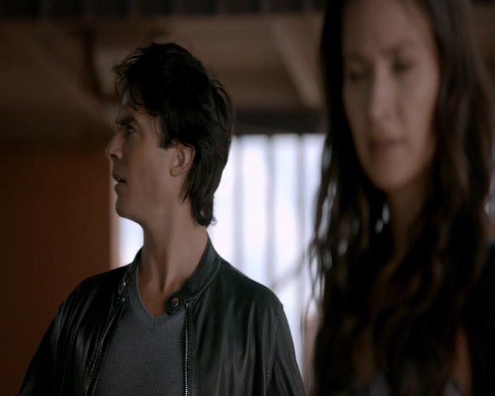 VampireDiaries-dot-nl_VampireDiaries-8x06DetouredOnSomeRandomBackwoodsPathToHell0873.jpg