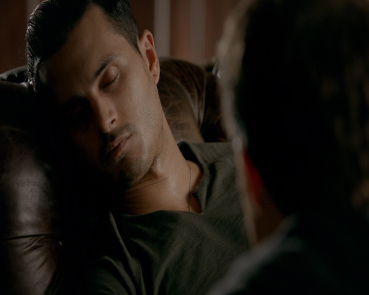 VampireDiaries-dot-nl_VampireDiaries-8x06DetouredOnSomeRandomBackwoodsPathToHell0933.jpg