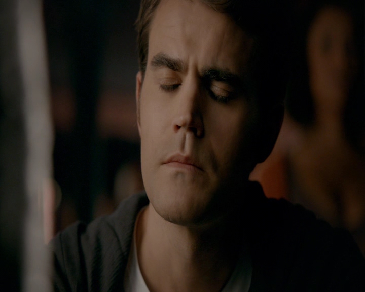 VampireDiaries-dot-nl_VampireDiaries-8x06DetouredOnSomeRandomBackwoodsPathToHell0935.jpg