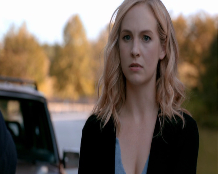 VampireDiaries-dot-nl_VampireDiaries-8x06DetouredOnSomeRandomBackwoodsPathToHell0946.jpg