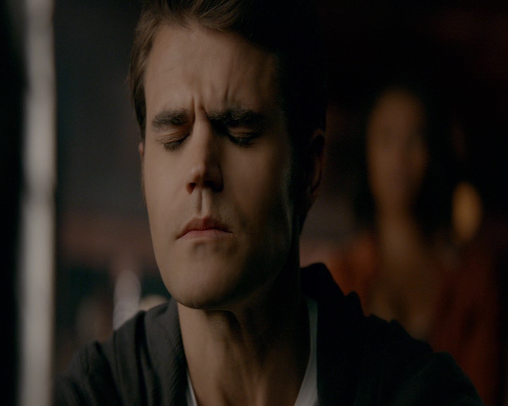 VampireDiaries-dot-nl_VampireDiaries-8x06DetouredOnSomeRandomBackwoodsPathToHell1060.jpg