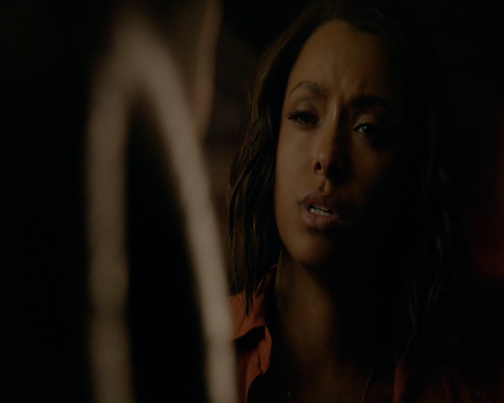 VampireDiaries-dot-nl_VampireDiaries-8x06DetouredOnSomeRandomBackwoodsPathToHell1135.jpg