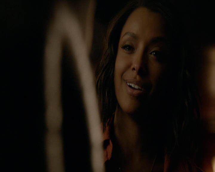 VampireDiaries-dot-nl_VampireDiaries-8x06DetouredOnSomeRandomBackwoodsPathToHell1140.jpg