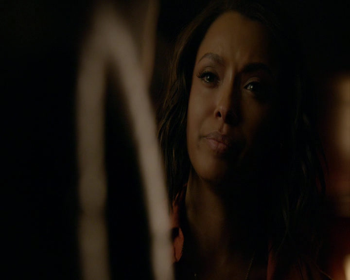 VampireDiaries-dot-nl_VampireDiaries-8x06DetouredOnSomeRandomBackwoodsPathToHell1141.jpg