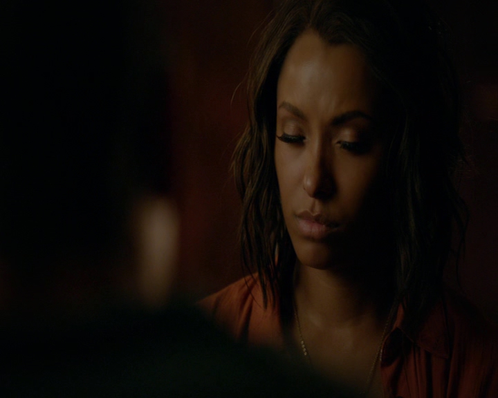 VampireDiaries-dot-nl_VampireDiaries-8x06DetouredOnSomeRandomBackwoodsPathToHell1154.jpg