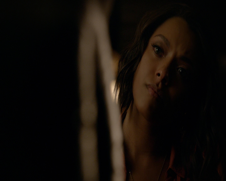 VampireDiaries-dot-nl_VampireDiaries-8x06DetouredOnSomeRandomBackwoodsPathToHell1169.jpg