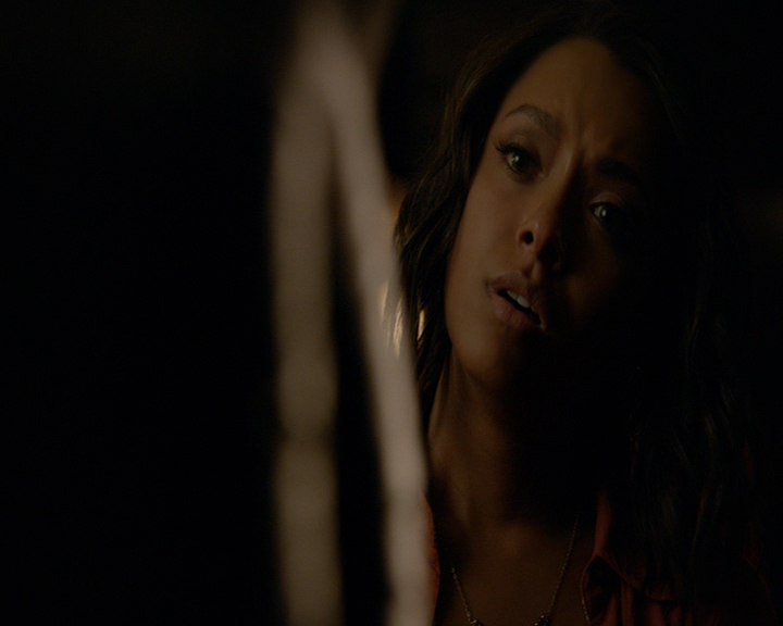 VampireDiaries-dot-nl_VampireDiaries-8x06DetouredOnSomeRandomBackwoodsPathToHell1173.jpg