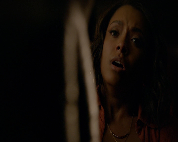 VampireDiaries-dot-nl_VampireDiaries-8x06DetouredOnSomeRandomBackwoodsPathToHell1174.jpg