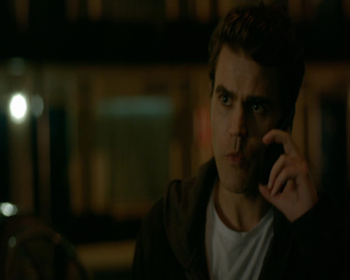 VampireDiaries-dot-nl_VampireDiaries-8x06DetouredOnSomeRandomBackwoodsPathToHell1224.jpg