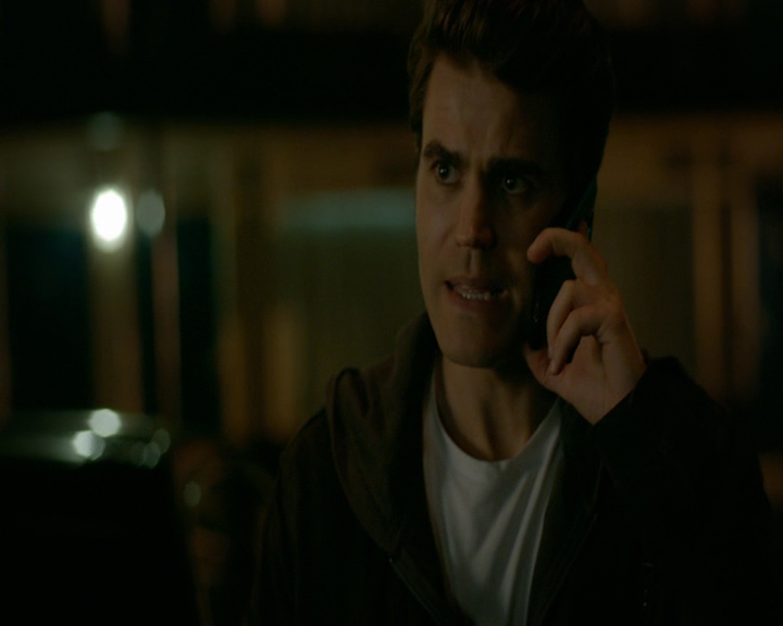 VampireDiaries-dot-nl_VampireDiaries-8x06DetouredOnSomeRandomBackwoodsPathToHell1225.jpg