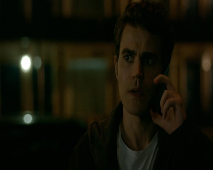 VampireDiaries-dot-nl_VampireDiaries-8x06DetouredOnSomeRandomBackwoodsPathToHell1228.jpg