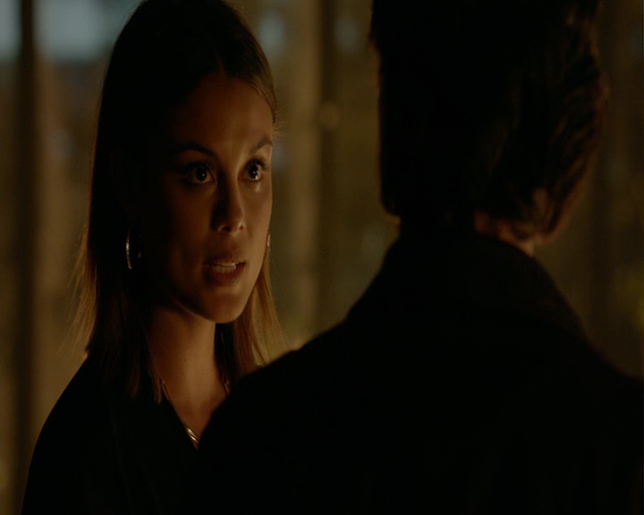 VampireDiaries-dot-nl_VampireDiaries-8x06DetouredOnSomeRandomBackwoodsPathToHell1323.jpg