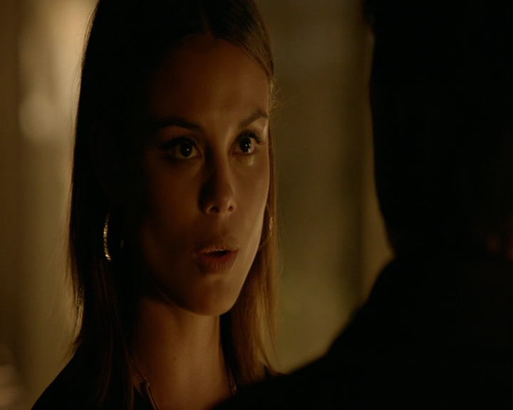 VampireDiaries-dot-nl_VampireDiaries-8x06DetouredOnSomeRandomBackwoodsPathToHell1328.jpg