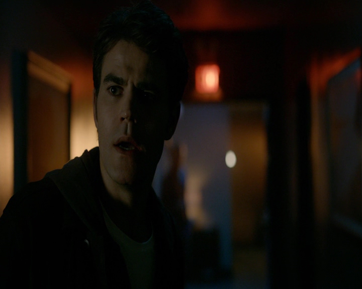 VampireDiaries-dot-nl_VampireDiaries-8x06DetouredOnSomeRandomBackwoodsPathToHell1352.jpg