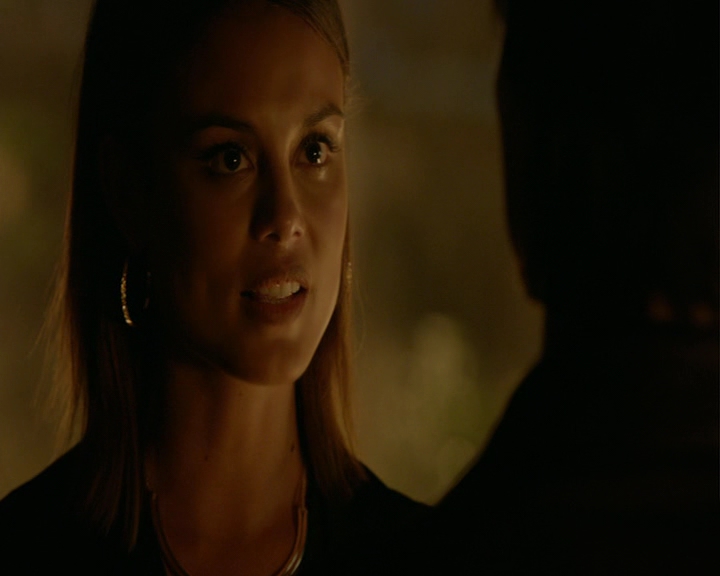 VampireDiaries-dot-nl_VampireDiaries-8x06DetouredOnSomeRandomBackwoodsPathToHell1376.jpg