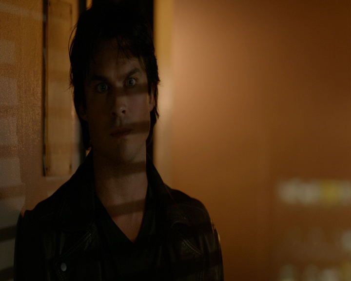 VampireDiaries-dot-nl_VampireDiaries-8x06DetouredOnSomeRandomBackwoodsPathToHell1444.jpg