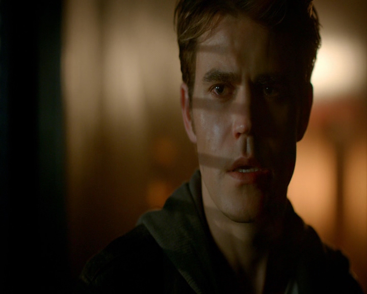 VampireDiaries-dot-nl_VampireDiaries-8x06DetouredOnSomeRandomBackwoodsPathToHell1568.jpg