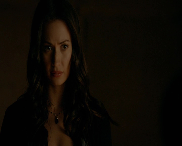 VampireDiaries-dot-nl_VampireDiaries-8x06DetouredOnSomeRandomBackwoodsPathToHell1602.jpg