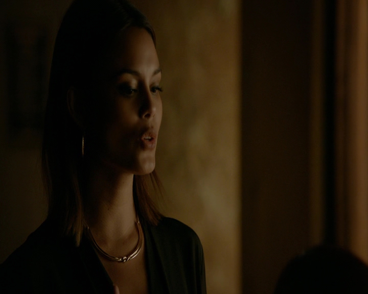 VampireDiaries-dot-nl_VampireDiaries-8x06DetouredOnSomeRandomBackwoodsPathToHell1617.jpg