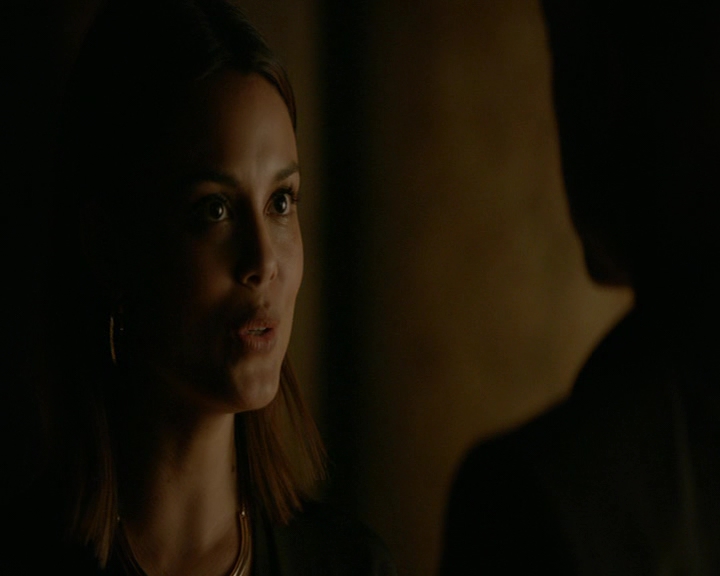 VampireDiaries-dot-nl_VampireDiaries-8x06DetouredOnSomeRandomBackwoodsPathToHell1622.jpg