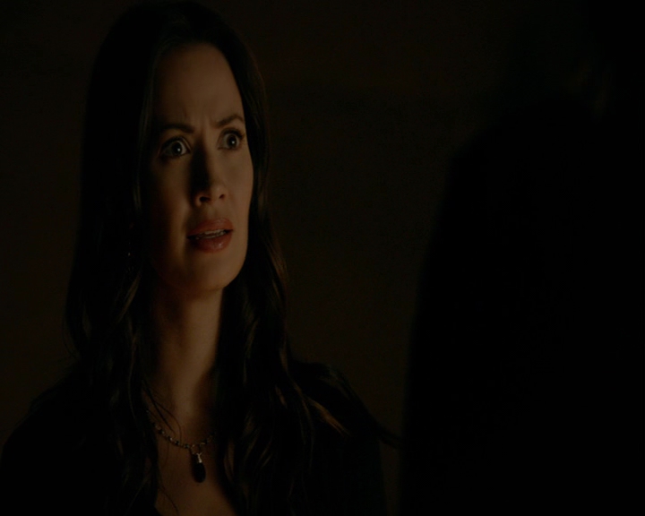 VampireDiaries-dot-nl_VampireDiaries-8x06DetouredOnSomeRandomBackwoodsPathToHell1633.jpg