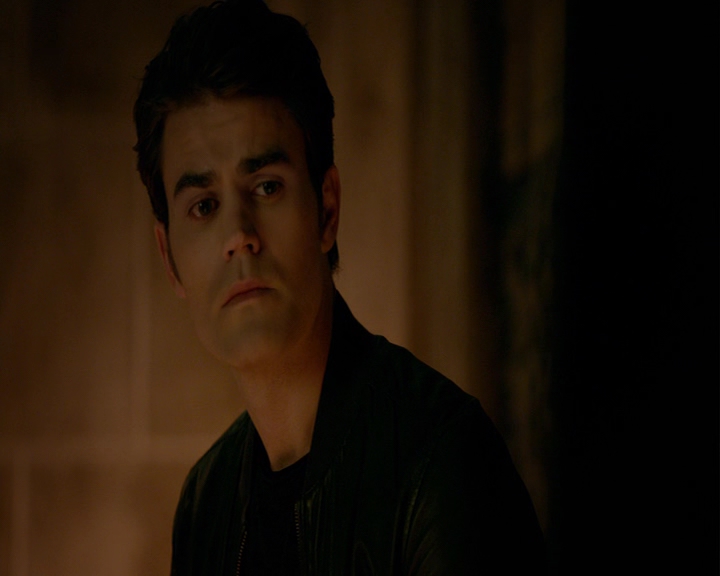 VampireDiaries-dot-nl_VampireDiaries-8x06DetouredOnSomeRandomBackwoodsPathToHell1968.jpg