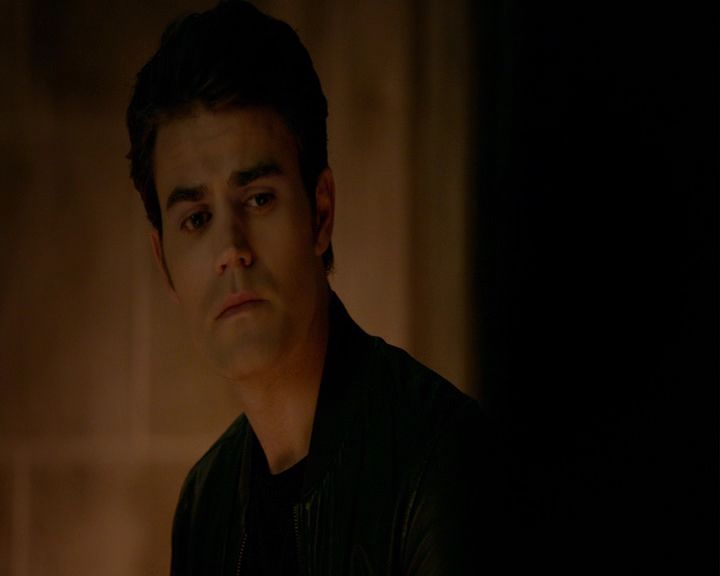 VampireDiaries-dot-nl_VampireDiaries-8x06DetouredOnSomeRandomBackwoodsPathToHell1969.jpg