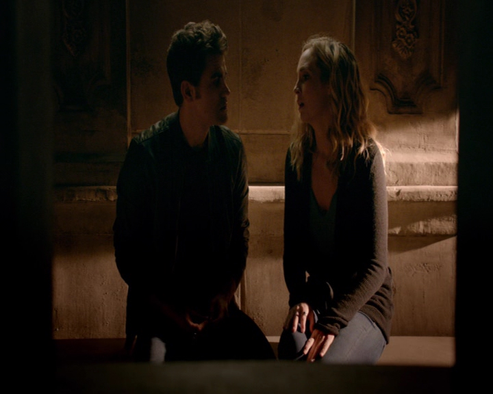 VampireDiaries-dot-nl_VampireDiaries-8x06DetouredOnSomeRandomBackwoodsPathToHell1971.jpg