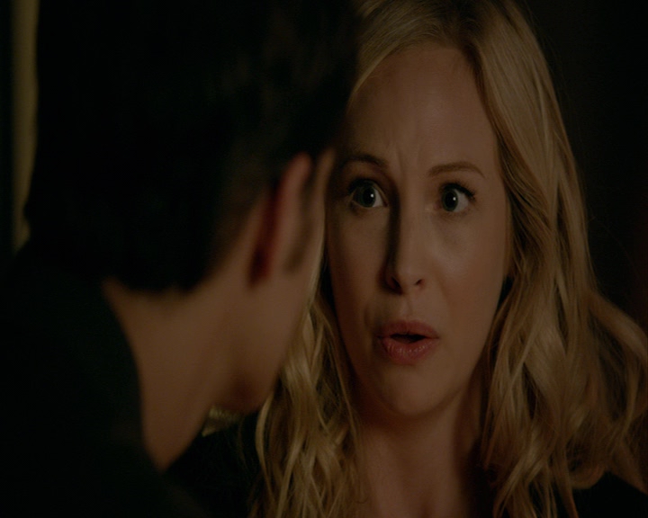 VampireDiaries-dot-nl_VampireDiaries-8x06DetouredOnSomeRandomBackwoodsPathToHell2011.jpg